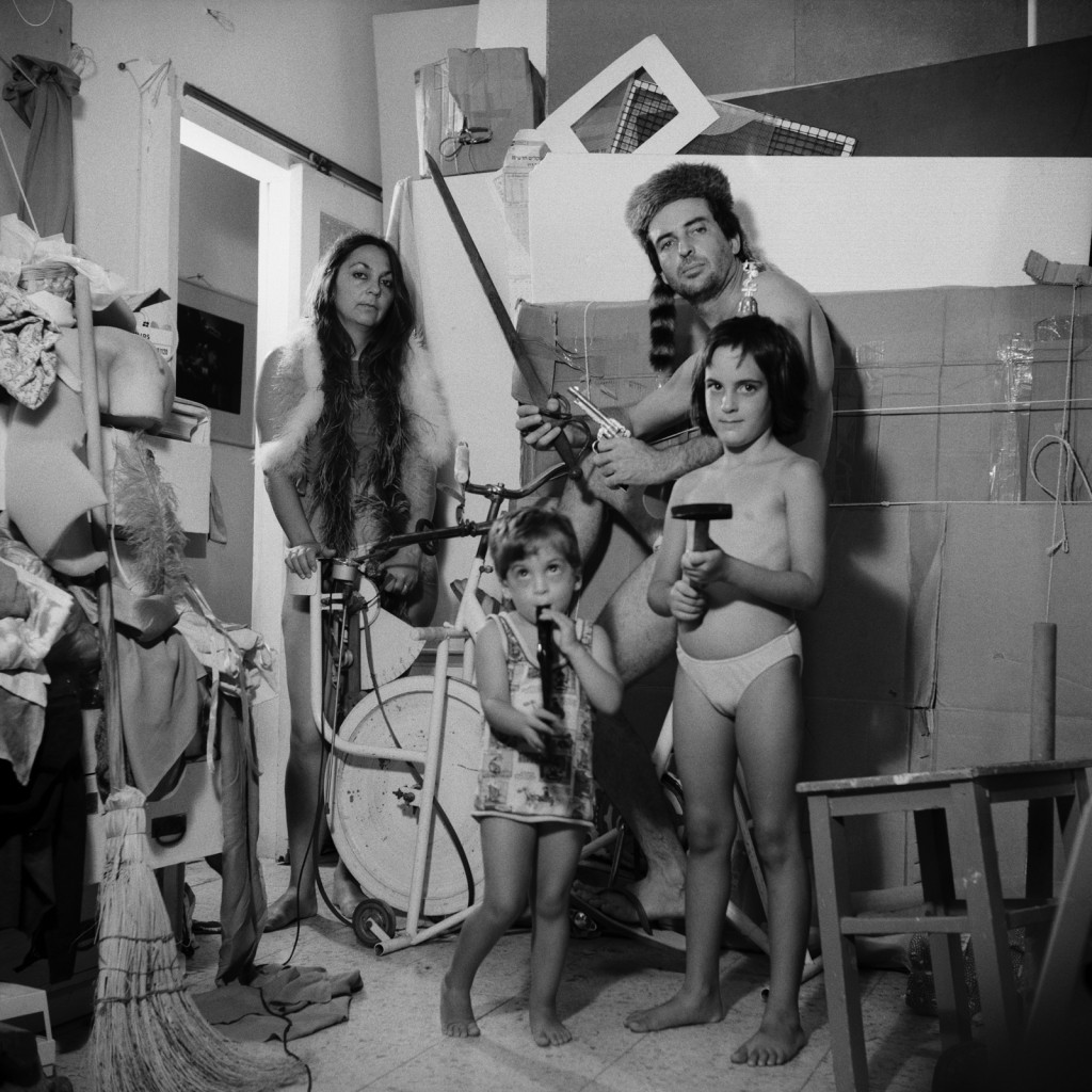 דיוקן עצמי עם המשפחה: מחווה לדיווי קרוקט, 1987